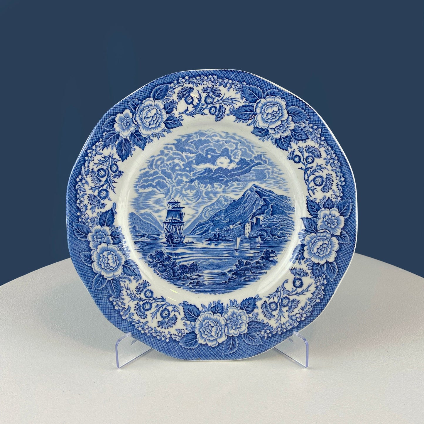 Fine English Blue & White Tableware Set — 3 Plates & 2 Berry Bowls