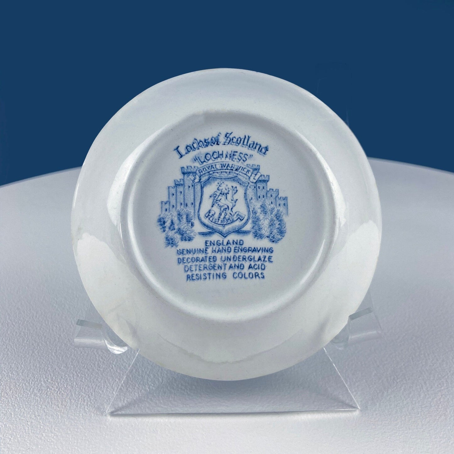 Fine English Blue & White Tableware Set — 3 Plates & 2 Berry Bowls